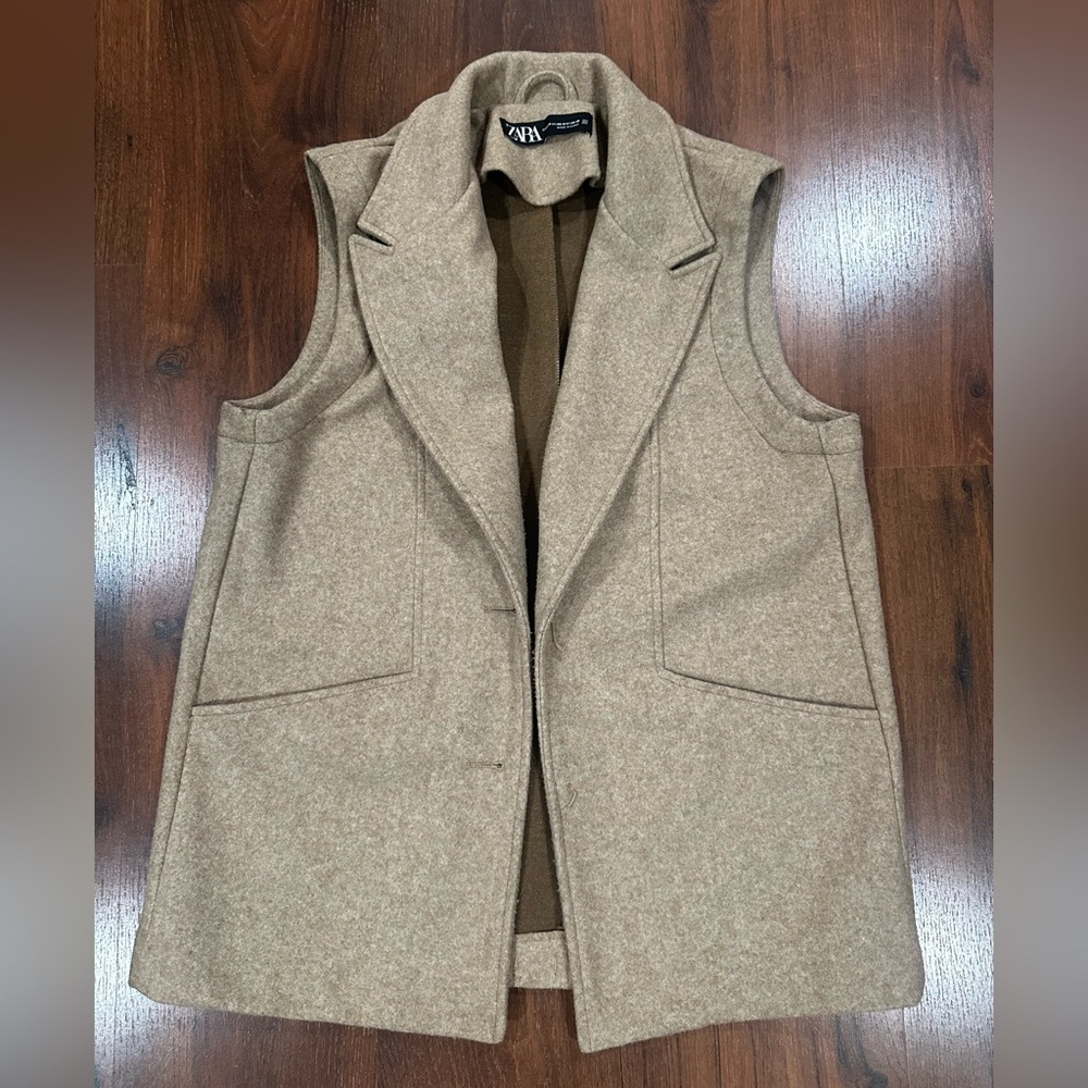 Zara women's relaxed fit vest Sz XS-S beige color